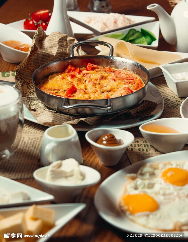 丰盛火锅美食聚餐场景