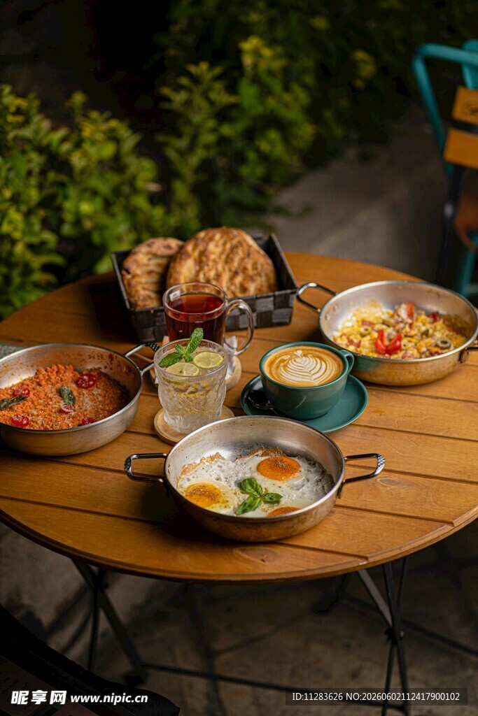 户外美味野餐美食场景
