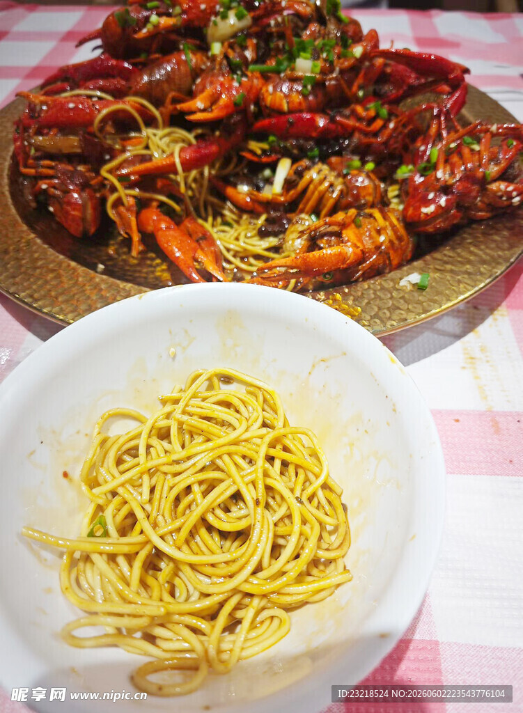 小龙虾拌面
