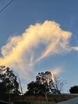夕阳下的绚丽云朵