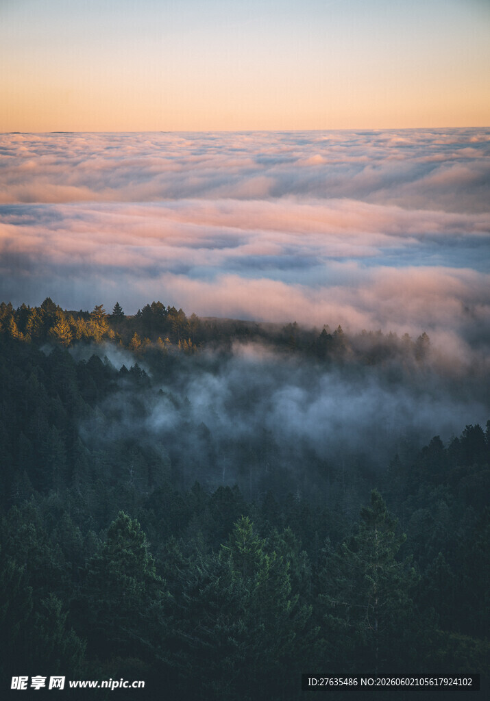 山间云海日出美景