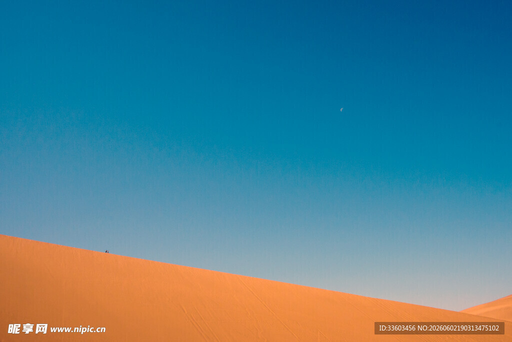 沙漠蓝天美景