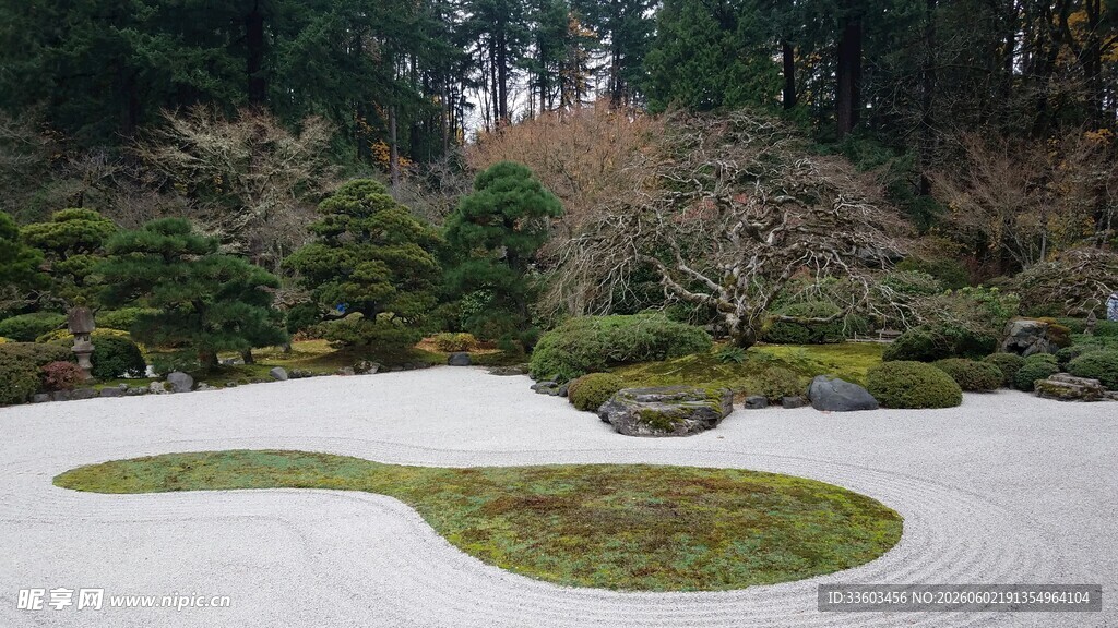 日式禅意枯山水庭院景观