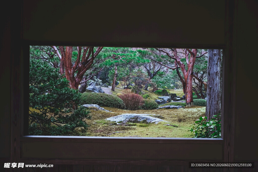日式庭院景观玻璃窗前景致