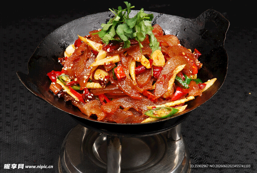 美味干锅菜鲜香诱人