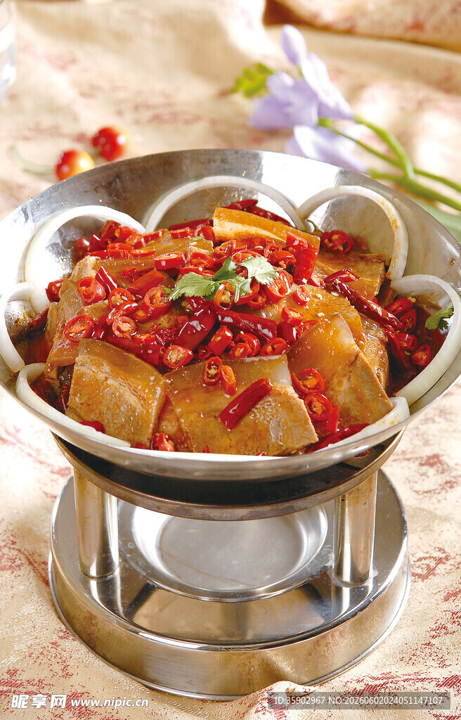 干锅牛肉摄影图片