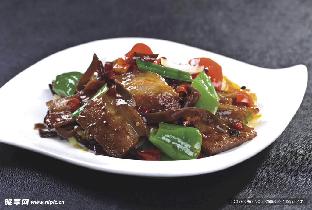 美味青椒炒回锅肉