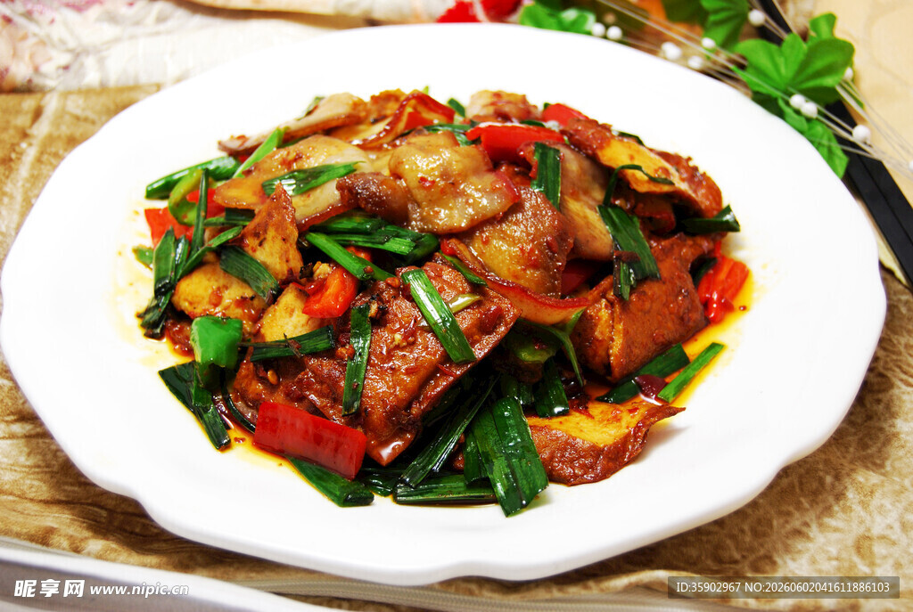 美味彩椒炒五花肉