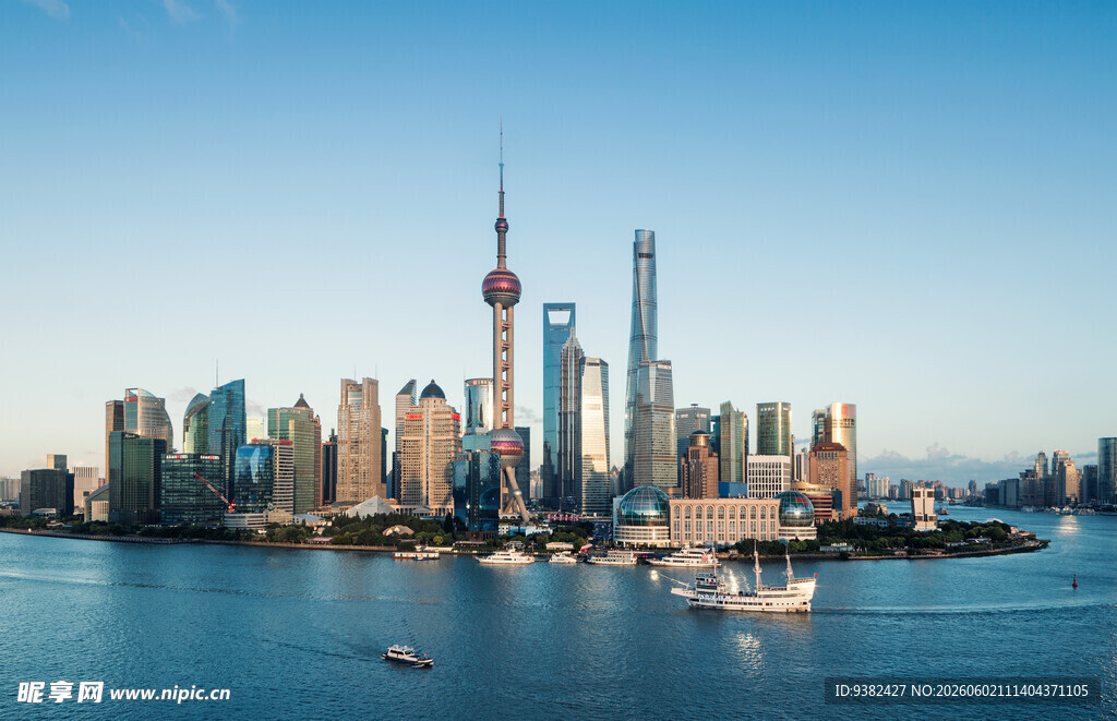 上海外滩壮丽城市天际线