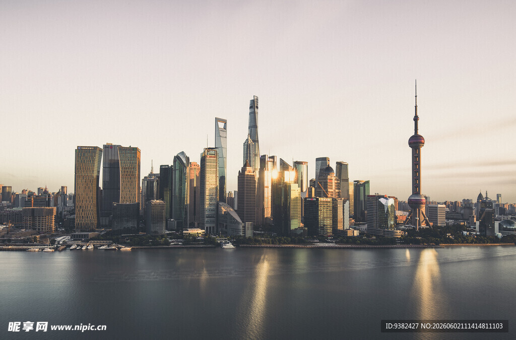 上海外滩璀璨城市天际线