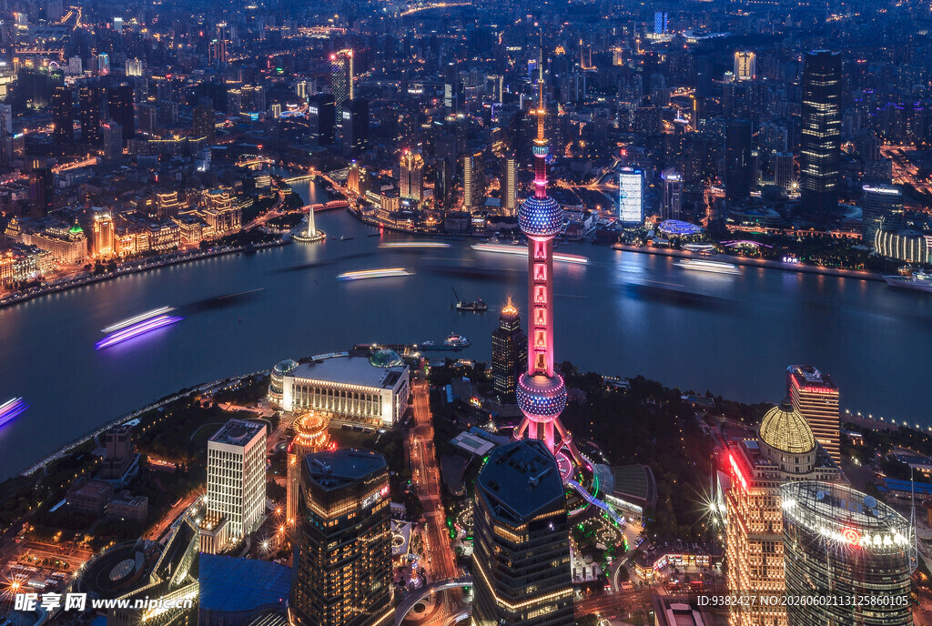 上海外滩璀璨夜景俯瞰