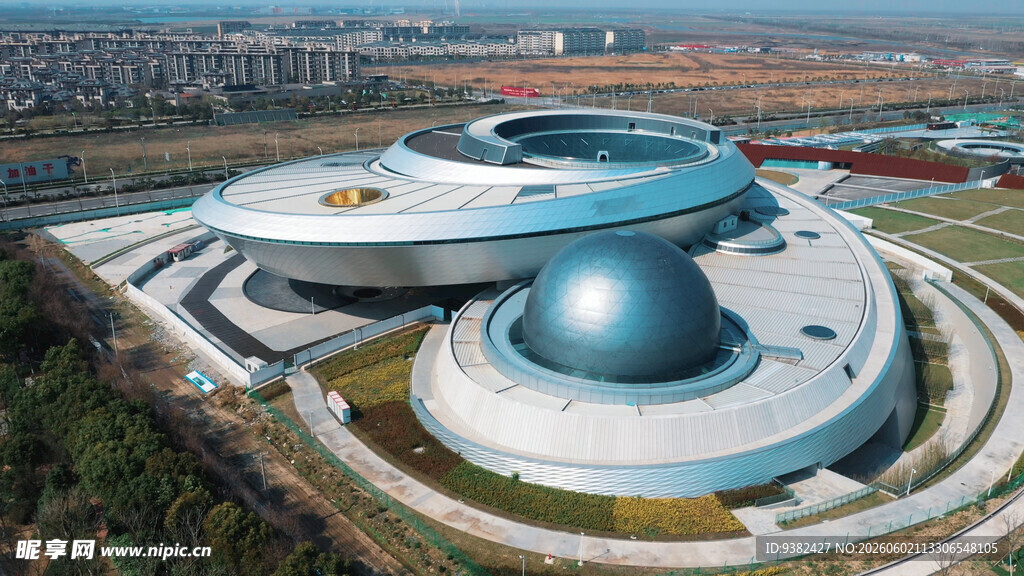 未来感建筑外观俯瞰