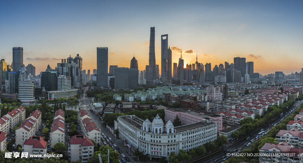 上海城市天际线黄昏美景