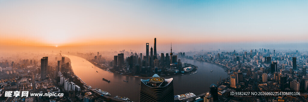 城市日出天际线美景
