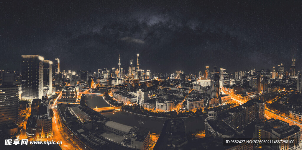 城市璀璨夜景俯瞰图