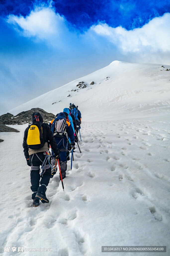 雪山徒步者