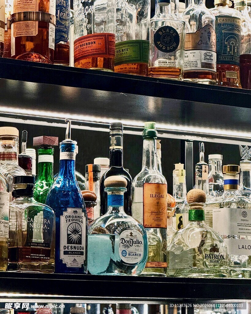 琳琅满目的酒