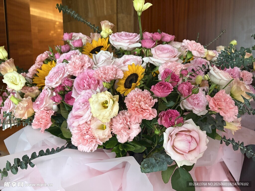 多彩鲜花花束展示