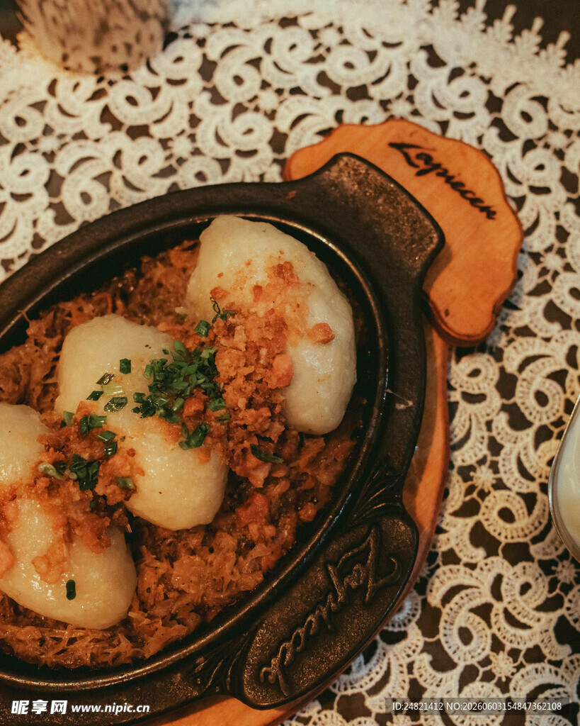 美味砂锅丸子饭
