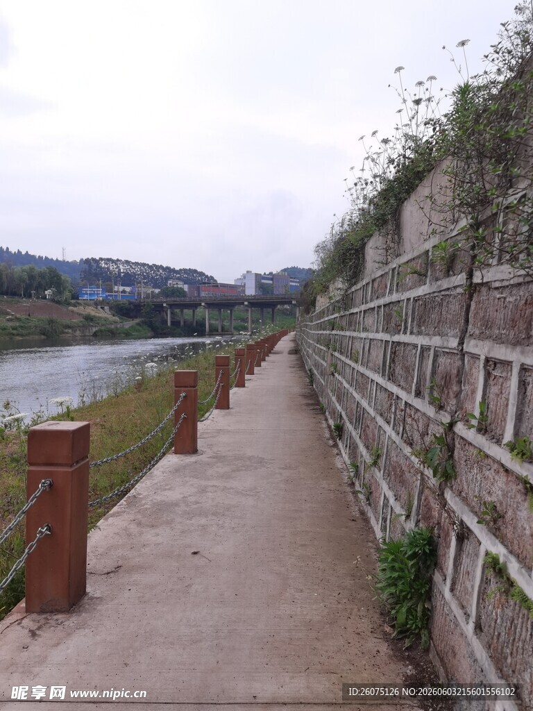 河边步道风景