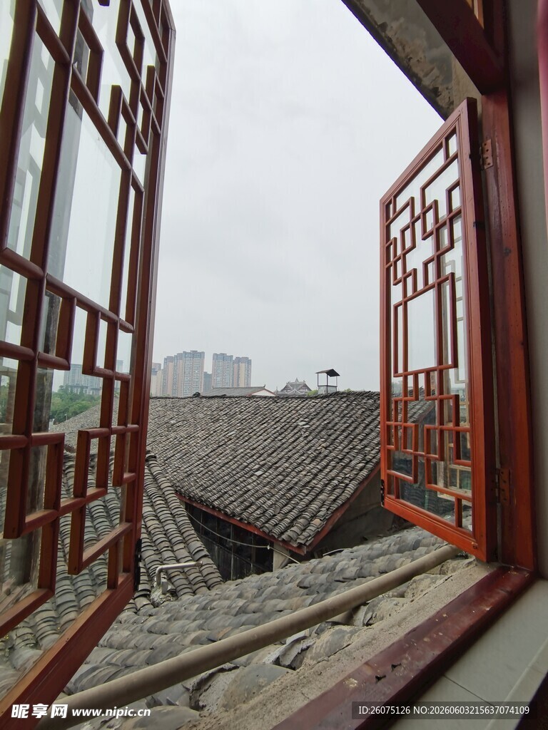 中式古窗望传统屋顶景观