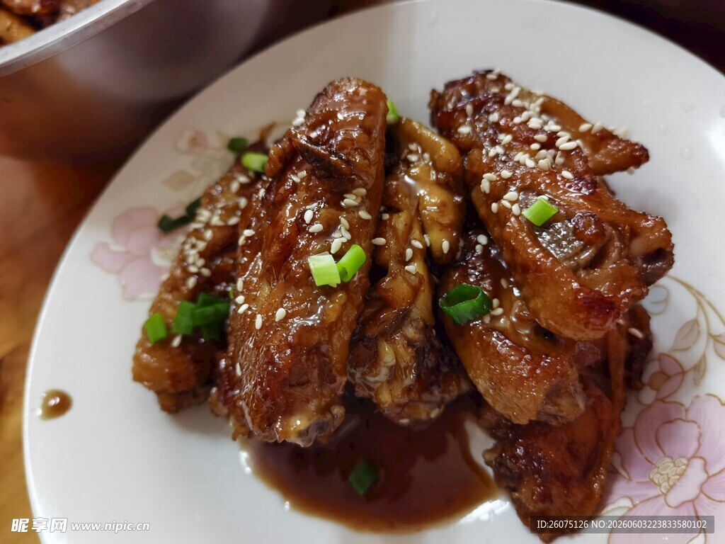 酱香浓郁的美味红烧鸡翅