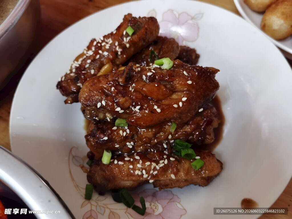 美味酱汁鸡翅