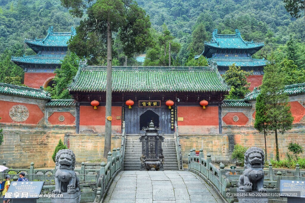 古色古香的中式寺庙建筑