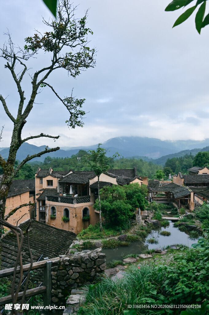 宁静山村风光
