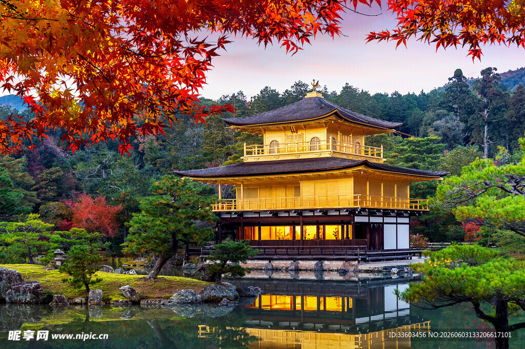 日本金阁寺秋日美景