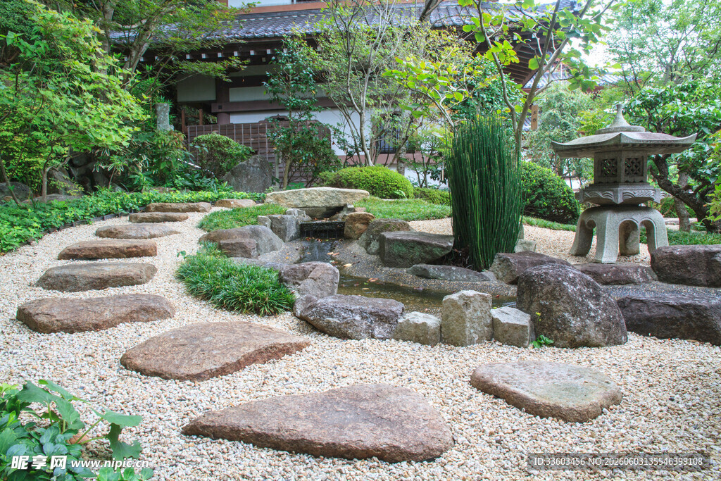 日式庭院石板小径景观