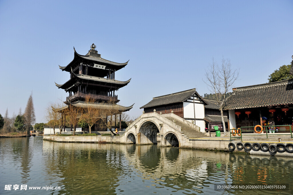 江南水乡古桥与楼阁美景