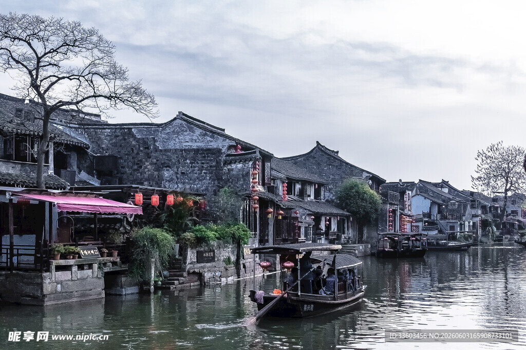 江南水乡小船悠悠景色美
