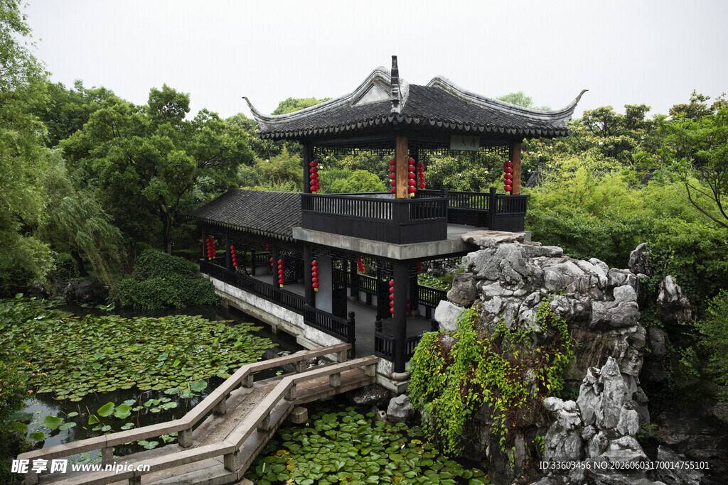 中式园林景观中的雅致楼阁