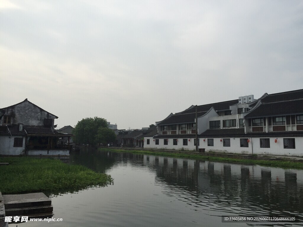 江南水乡沿河古建筑景观