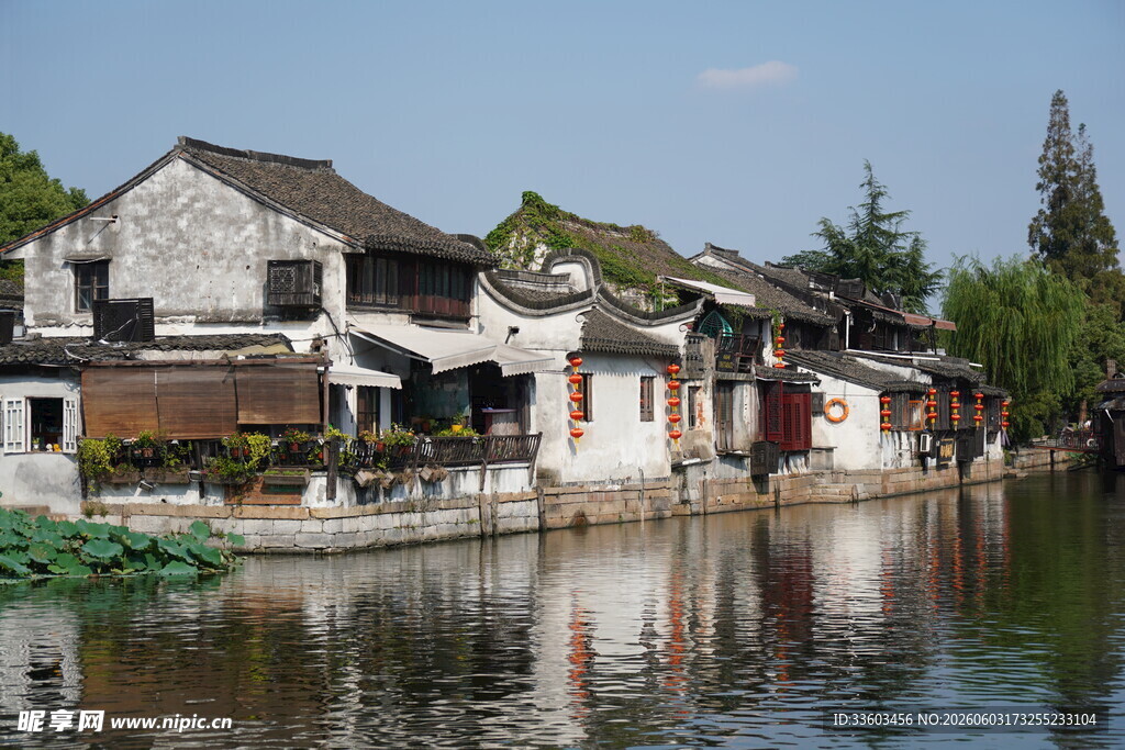 江南水乡古建筑临水风光