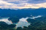 中国广西蒙山茶山湖落日晚霞风光