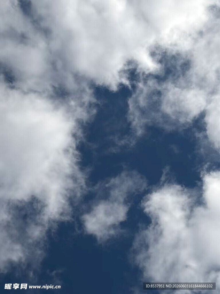 蓝天白云