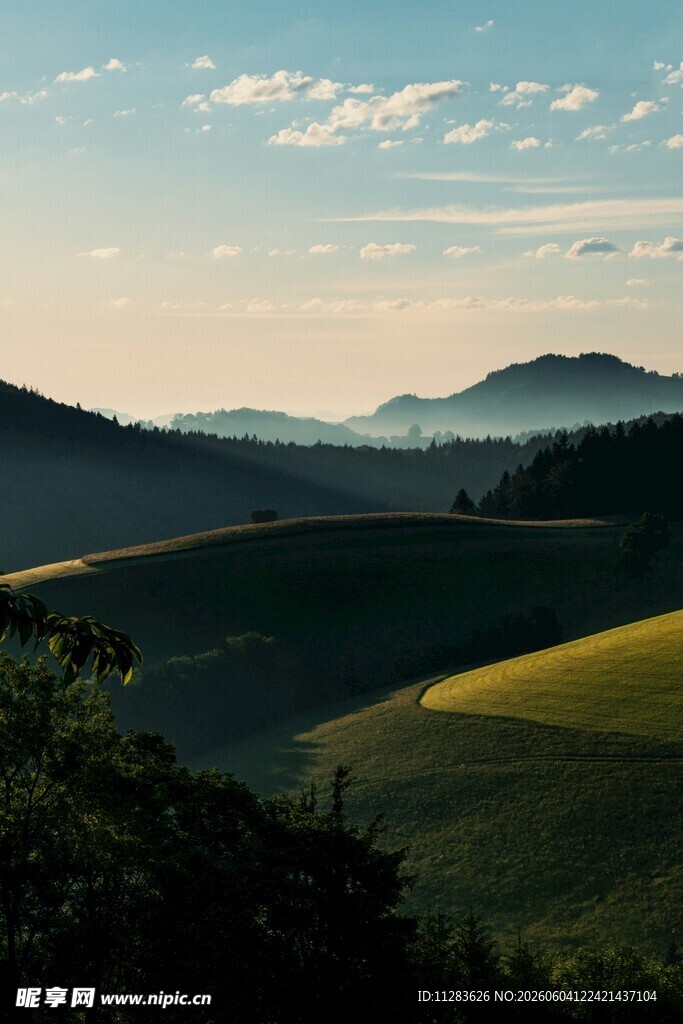 山间美景晨光