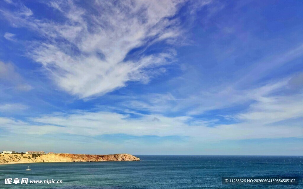 海边蓝天美景