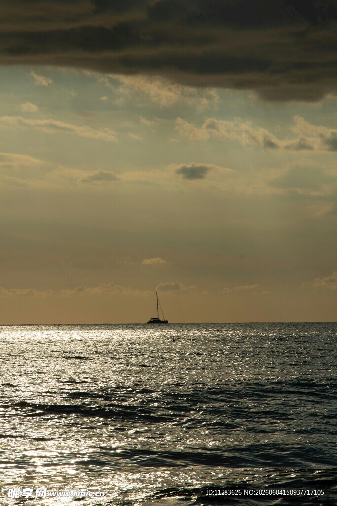 海上落日余晖