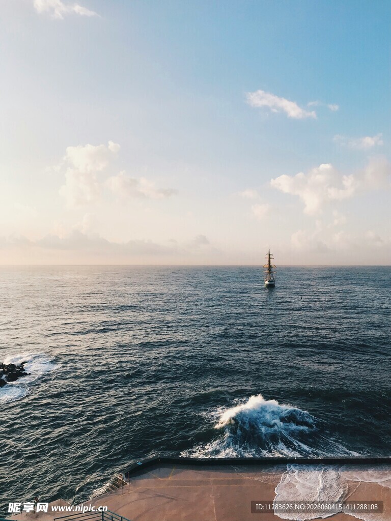 海边风光远处