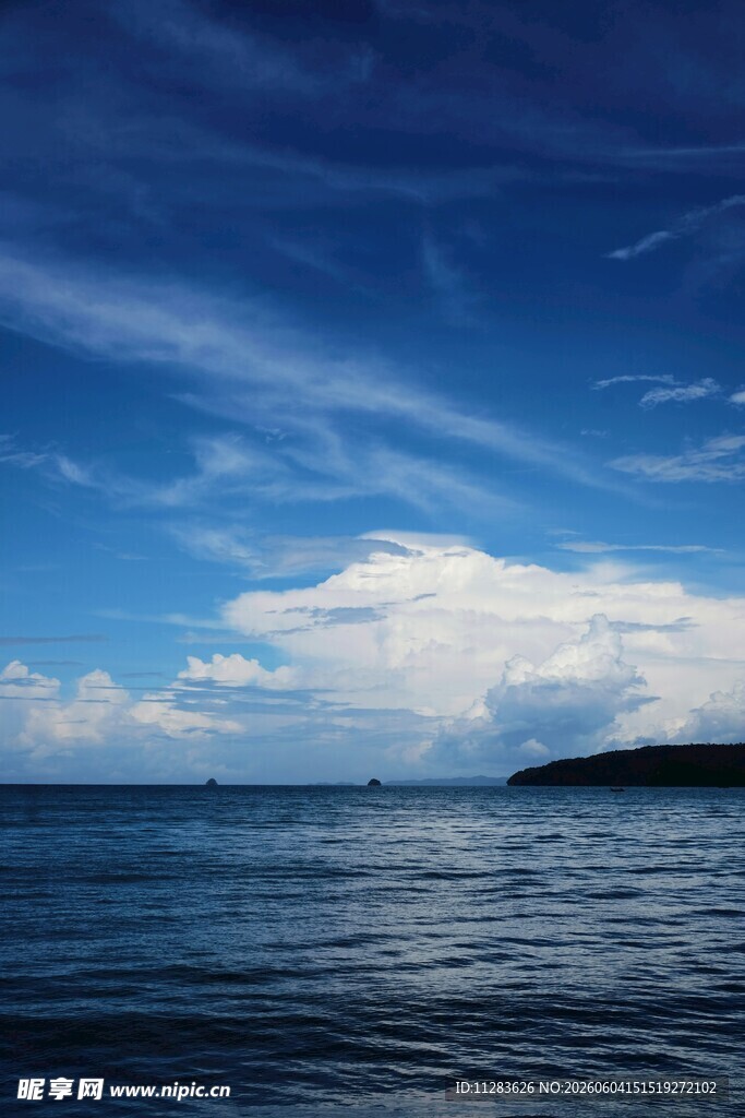 碧海蓝天中的