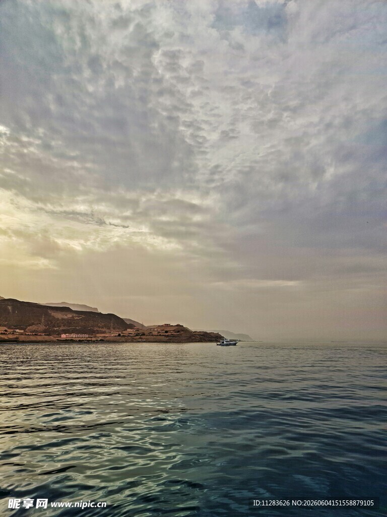 海边黄昏时的