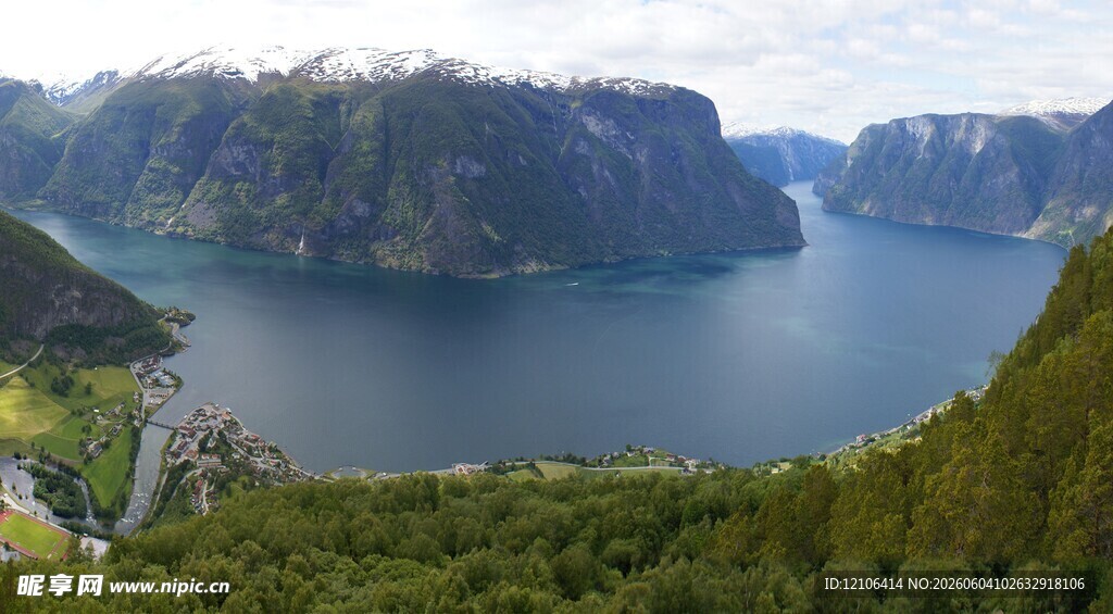 壮丽山水湖景风光图