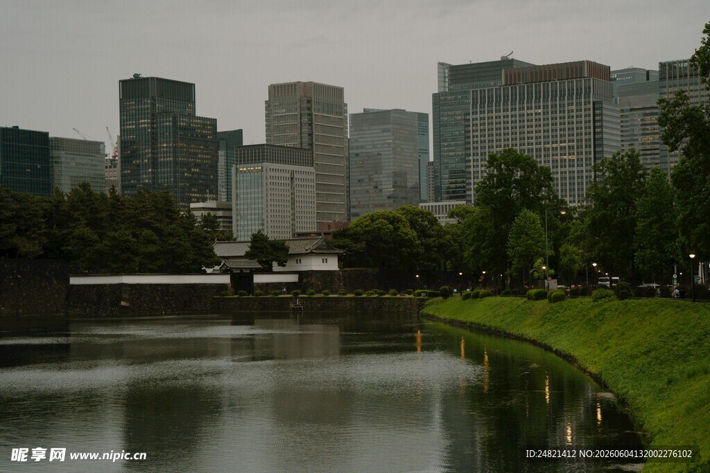 城市河畔风景