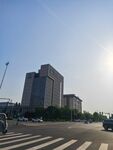 城市路口高楼建筑景观