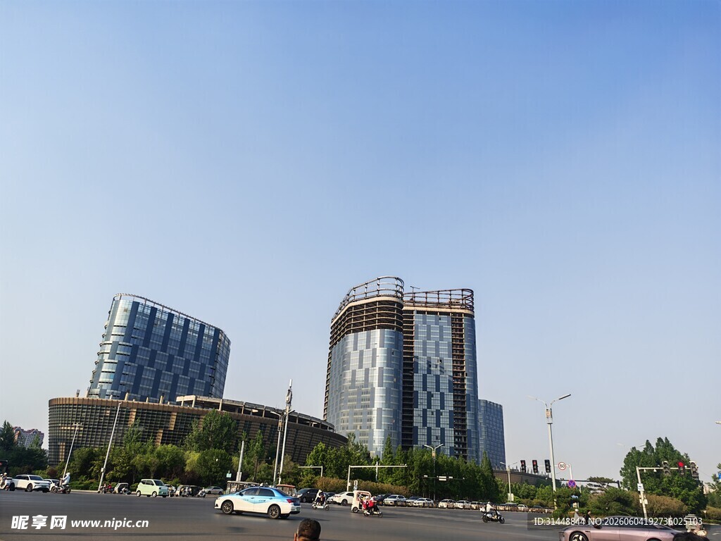 城市中现代化高楼建筑群