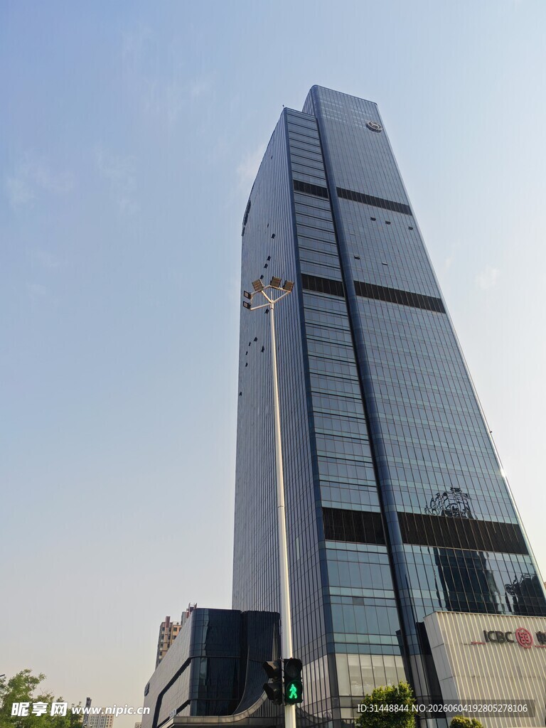 现代摩天大楼外观风采