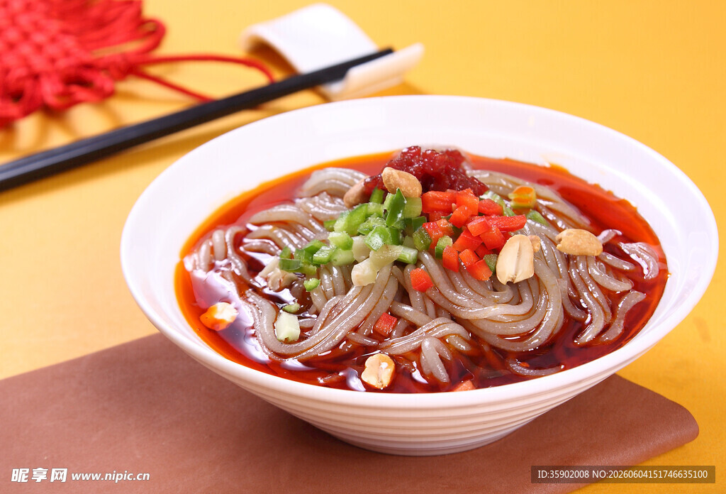 香辣美味红油酸辣粉